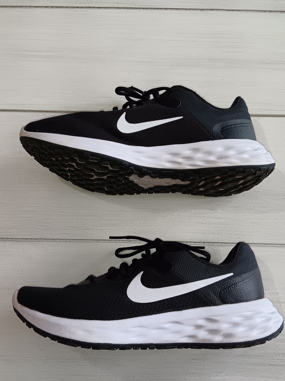 Women's Black and White Nike Running Athletic Sneakers